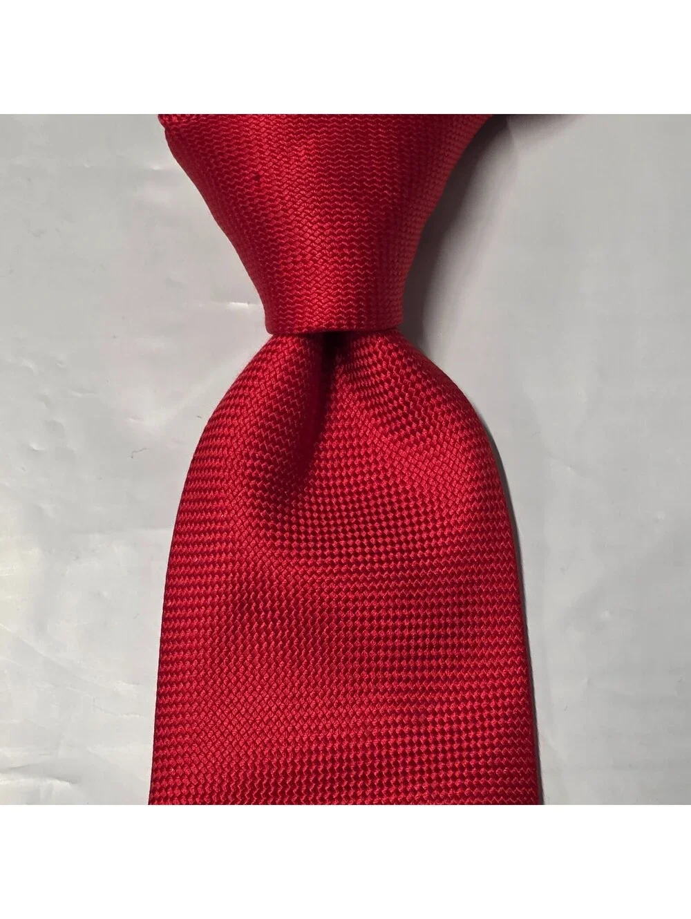 HERMES Paris Red Knit Woven Silk Tie Made in France 62x3.5 Grenadine Flaw see